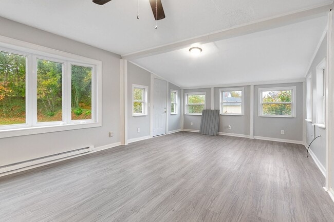 210 Roanoke St in Christiansburg, VA - Building Photo - Building Photo