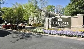 6900 Roswell Rd in Sandy Springs, GA - Building Photo