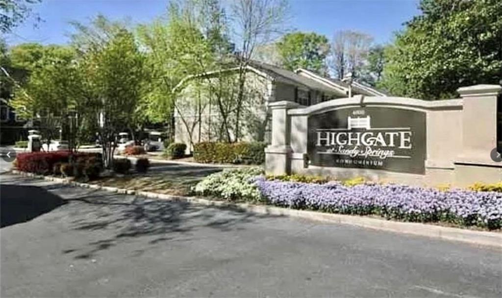6900 Roswell Rd in Sandy Springs, GA - Foto de edificio