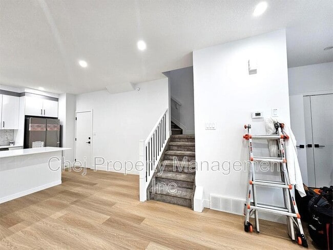 10698-10661 61 St NW in Edmonton, AB - Building Photo - Building Photo