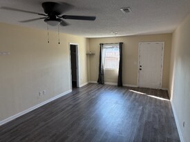 2724 10th Ave SW in Huntsville, AL - Building Photo