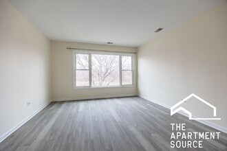 6323 W Fullerton Ave, Unit 3 in Chicago, IL - Foto de edificio - Building Photo