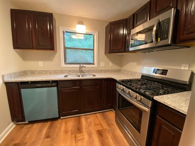 1062 Dassow Ct in Alpharetta, GA - Building Photo - Building Photo