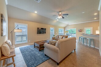 University Heights in College Station, TX - Building Photo - Building Photo