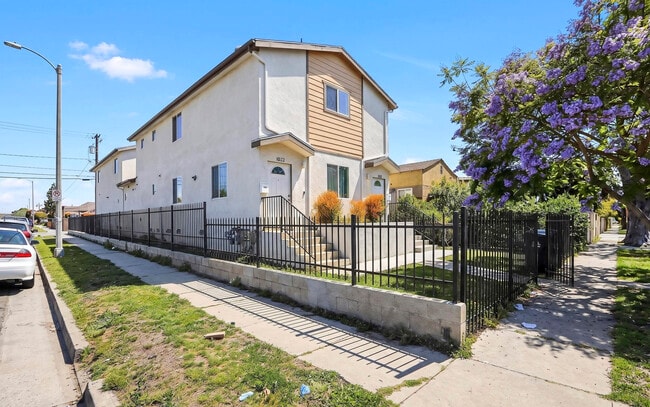 property at 11227 Towne Ave