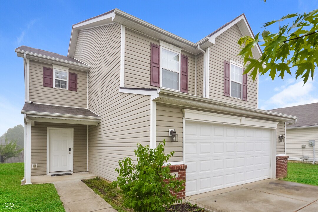 5550 Honey Creek Ct in Indianapolis, IN - Foto de edificio