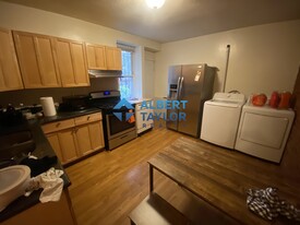 78 Hammond St, Unit 1 Apartamentos