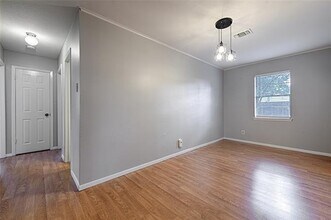 2304 Meadow Crest in Irving, TX - Building Photo - Building Photo