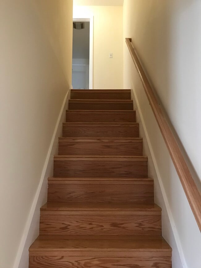 715-717 Bridge Street, Unit 717-2 in Lowell, MA - Building Photo - Building Photo