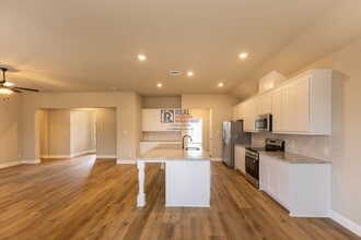 114 Mesa Dr in Glen Rose, TX - Building Photo - Building Photo