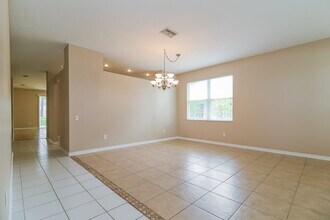 5512 Terrain De Golf Dr in Lutz, FL - Building Photo - Building Photo