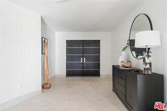 2301 Donella Cir in Los Angeles, CA - Building Photo - Building Photo