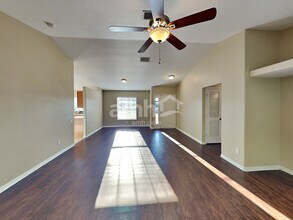 6624 Clair Shore Dr in Apollo Beach, FL - Building Photo - Building Photo
