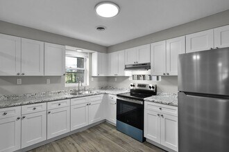 548 Hentschel Pl in Ferguson, MO - Building Photo - Building Photo
