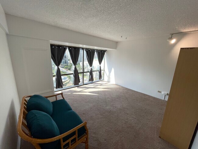 1750 kalakaua Ave, Unit 1506 in Honolulu, HI - Building Photo - Building Photo
