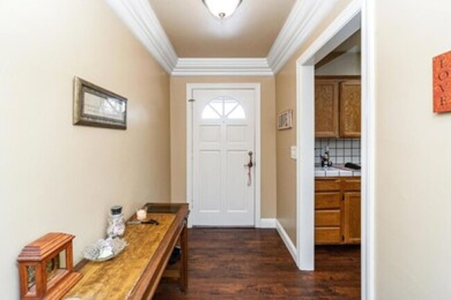 260 W Fremont Ave in Clovis, CA - Building Photo - Building Photo