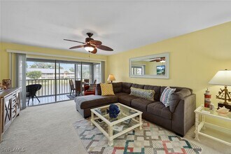 1210 Yesica Ann Cir in Naples, FL - Foto de edificio - Building Photo