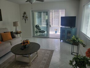 2950 SE Ocean Blvd, Unit 8-6 in Stuart, FL - Building Photo - Building Photo