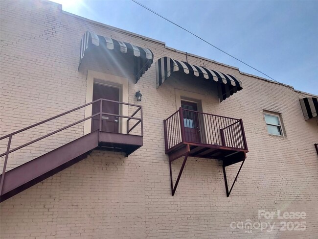 235 E Main St in Lincolnton, NC - Building Photo - Building Photo