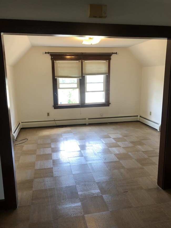 95 N Whittlesey Ave, Unit 3rd Floor
