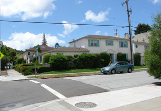 580 Chestnut St in San Carlos, CA - Building Photo - Building Photo