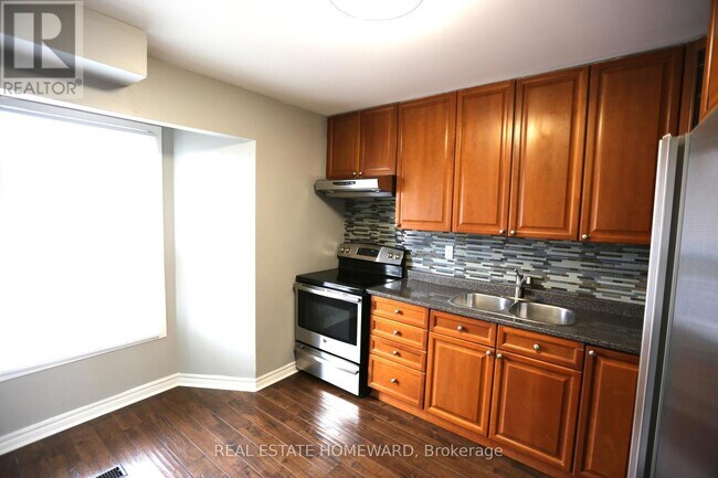 104 Enderby Crescent in Brampton, ON - Building Photo - Building Photo