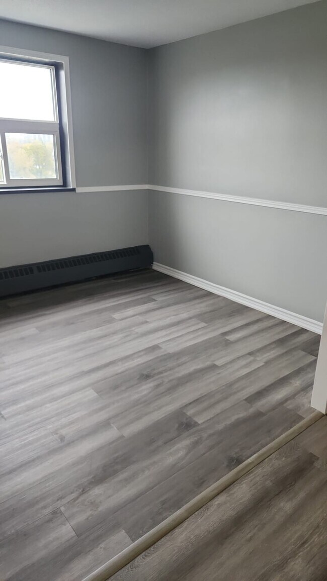 Royal Palace Apartments in Toronto, ON - Building Photo - Building Photo