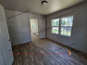 1527 SE 8th Ave in Amarillo, TX - Building Photo - Building Photo