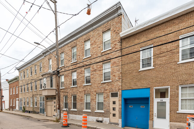 126 Saint-François Rue O in Québec, QC - Building Photo - Building Photo