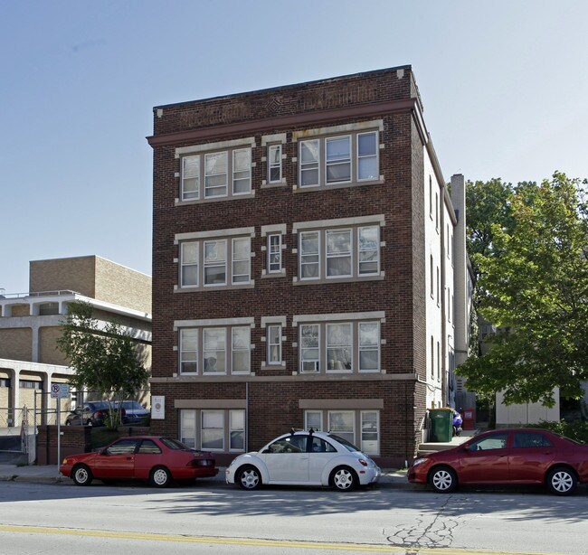 1318-1320 Van Buren St in Milwaukee, WI - Foto de edificio - Building Photo