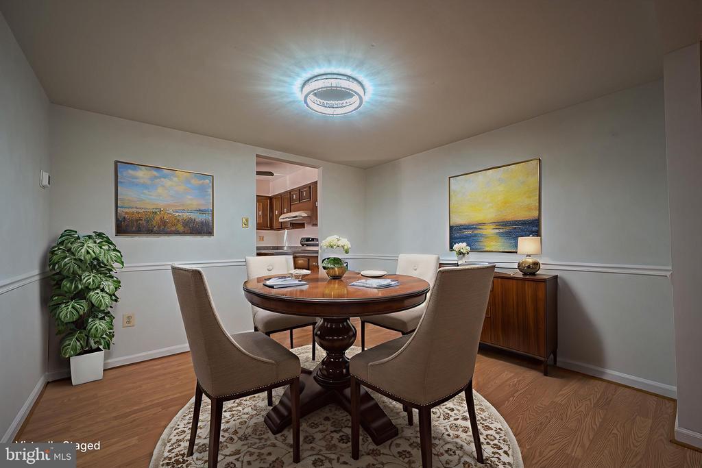 6260 Rathlin Dr in Springfield, VA - Building Photo