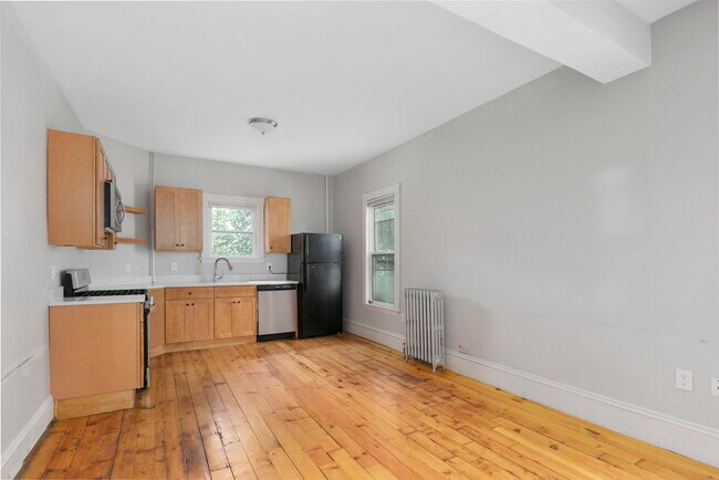 103 Summer St, Unit 3 in Somerville, MA - Building Photo - Building Photo