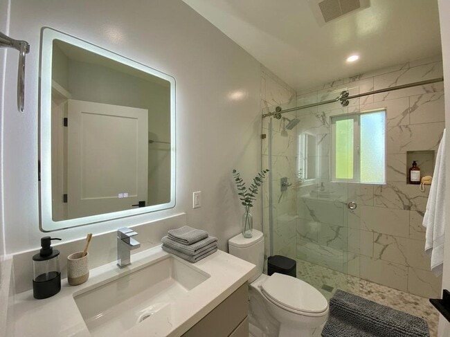 3207 W 3rd St in Los Angeles, CA - Foto de edificio - Building Photo