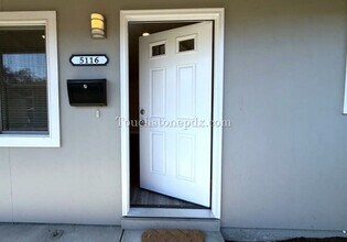 5116 SE Mitchell St in Portland, OR - Building Photo - Building Photo