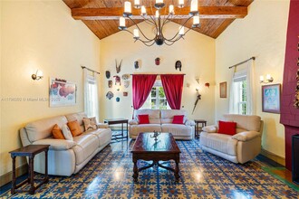 1567 Bay Dr in Miami Beach, FL - Building Photo - Building Photo