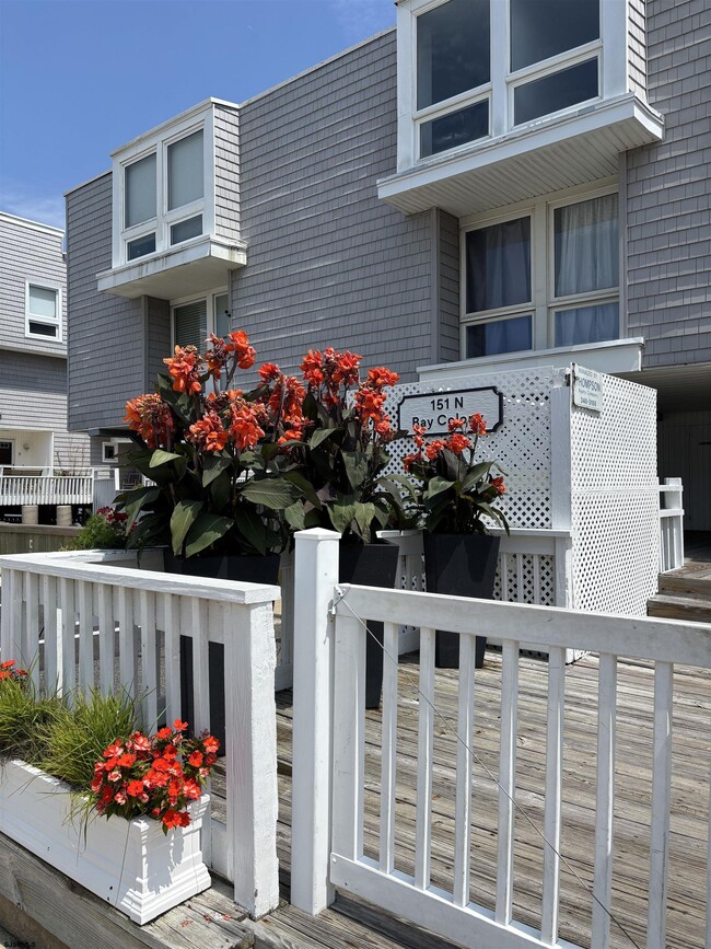 property at 151 N Annapolis Ave