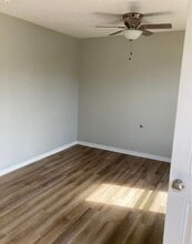 221 1st St NW in Orange City, IA - Building Photo - Building Photo