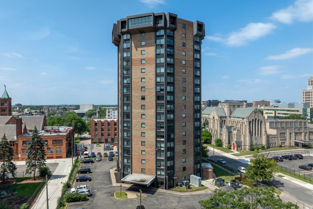 CATHEDRAL TOWER APARTMENTS in Detroit, MI - Foto de edificio