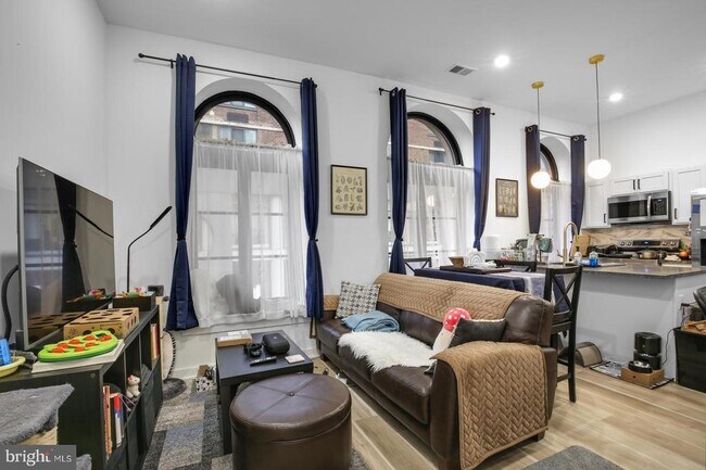 1415 Locust St-Unit -401 in Philadelphia, PA - Foto de edificio - Building Photo