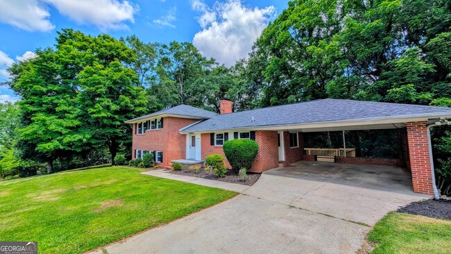 3318 Hilltop Cir in Gainesville, GA - Building Photo - Building Photo