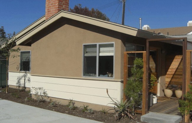 2379-2381 Elden Ave in Costa Mesa, CA - Building Photo - Building Photo