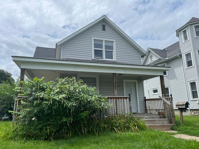 property at 1432 36th St
