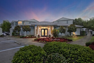 West Woods Apartments in Pensacola, FL - Building Photo - Building Photo