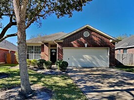 410 Drake Ln in League City, TX - Building Photo