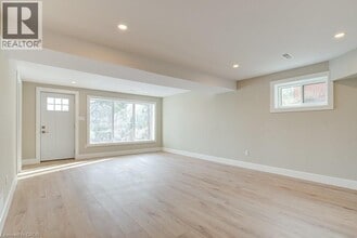 155 Doon Rd in Kitchener, ON - Building Photo - Building Photo