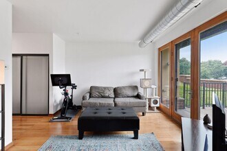 15 E Franklin Ave in Minneapolis, MN - Foto de edificio - Building Photo