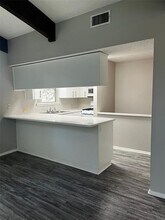 1120 Hollow Creek Dr in Austin, TX - Building Photo - Building Photo