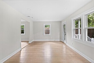 414 Echo Ave in Sound Beach, NY - Building Photo - Building Photo