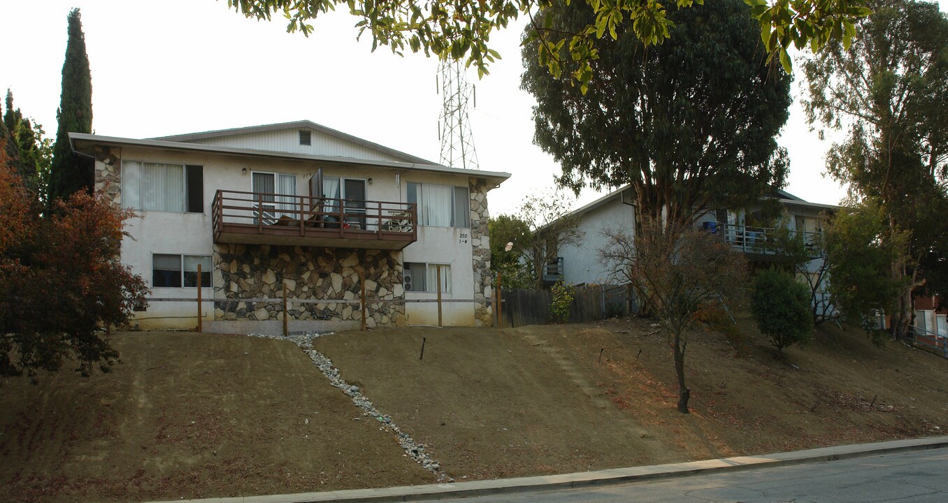 200-250 Avian Dr in Vallejo, CA - Foto de edificio