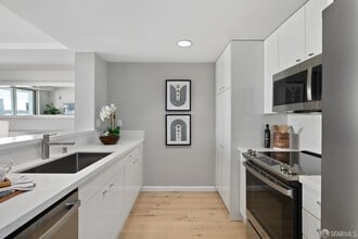 403 Main St in San Francisco, CA - Building Photo - Building Photo